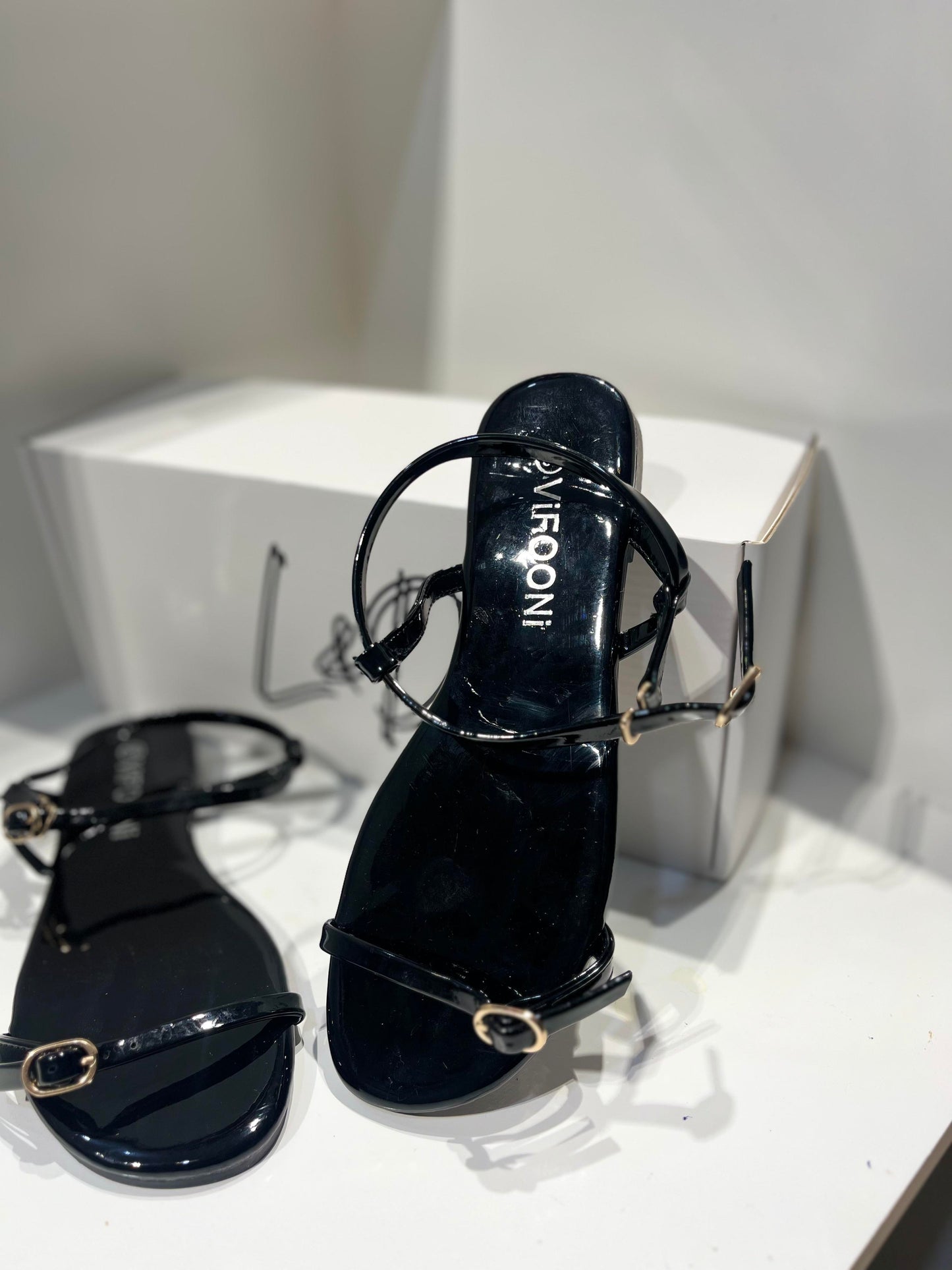 L&D Minimalist Strappy Flats Sandals