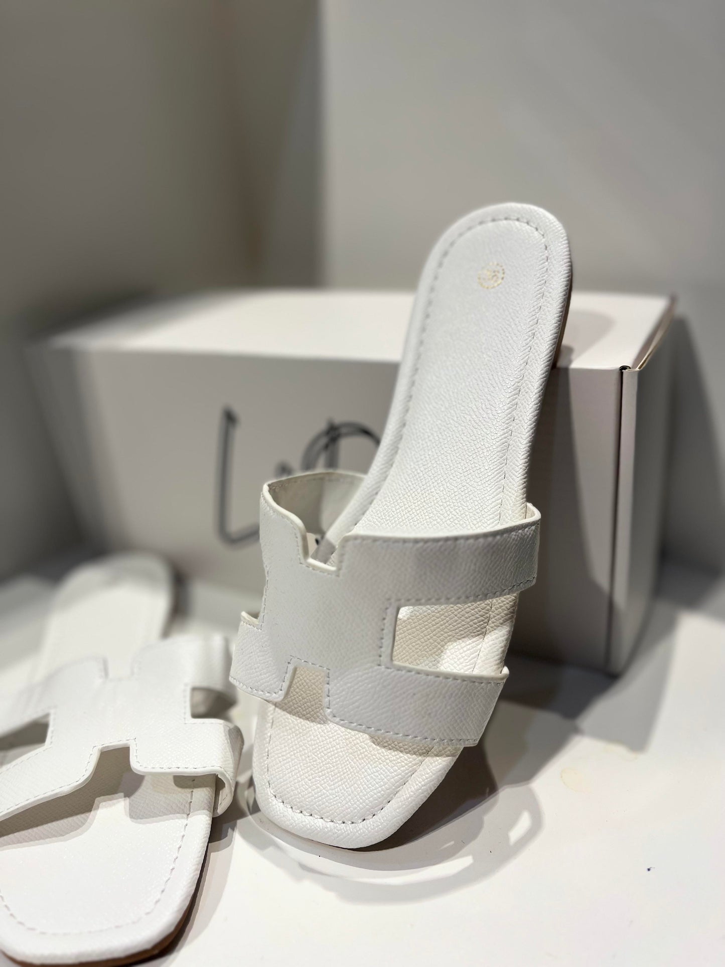 L&D Lea Sandals