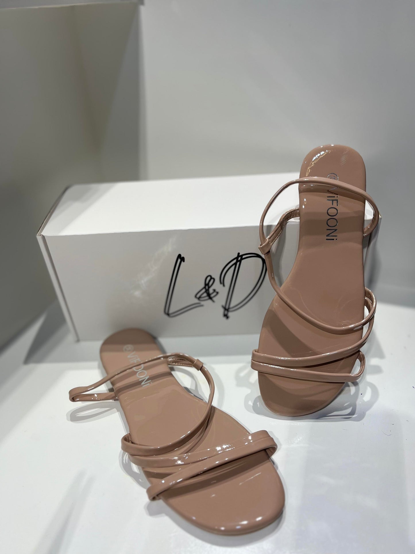 L&D Layla Women’s Strappy Flats Sandals