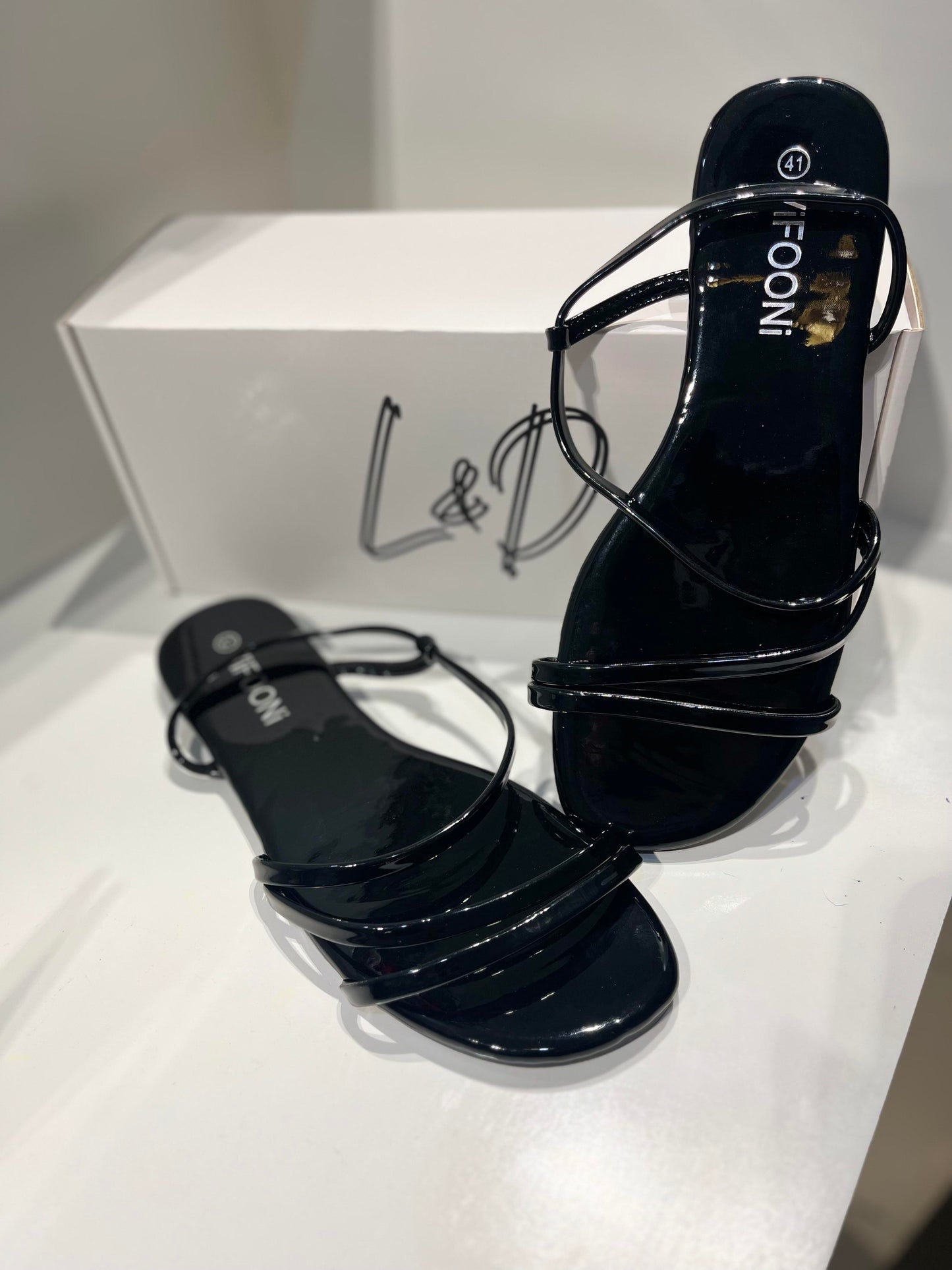 L&D Layla Women’s Strappy Flats Sandals