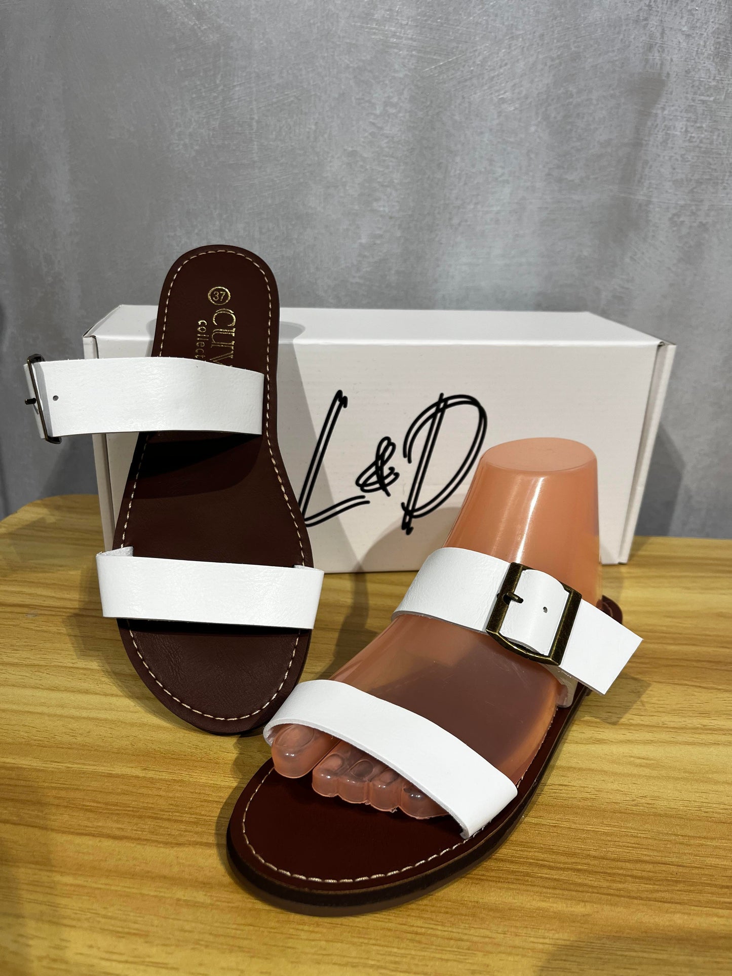 L&D ANN Slides – Luxe Leather Look, All-Day Comfort