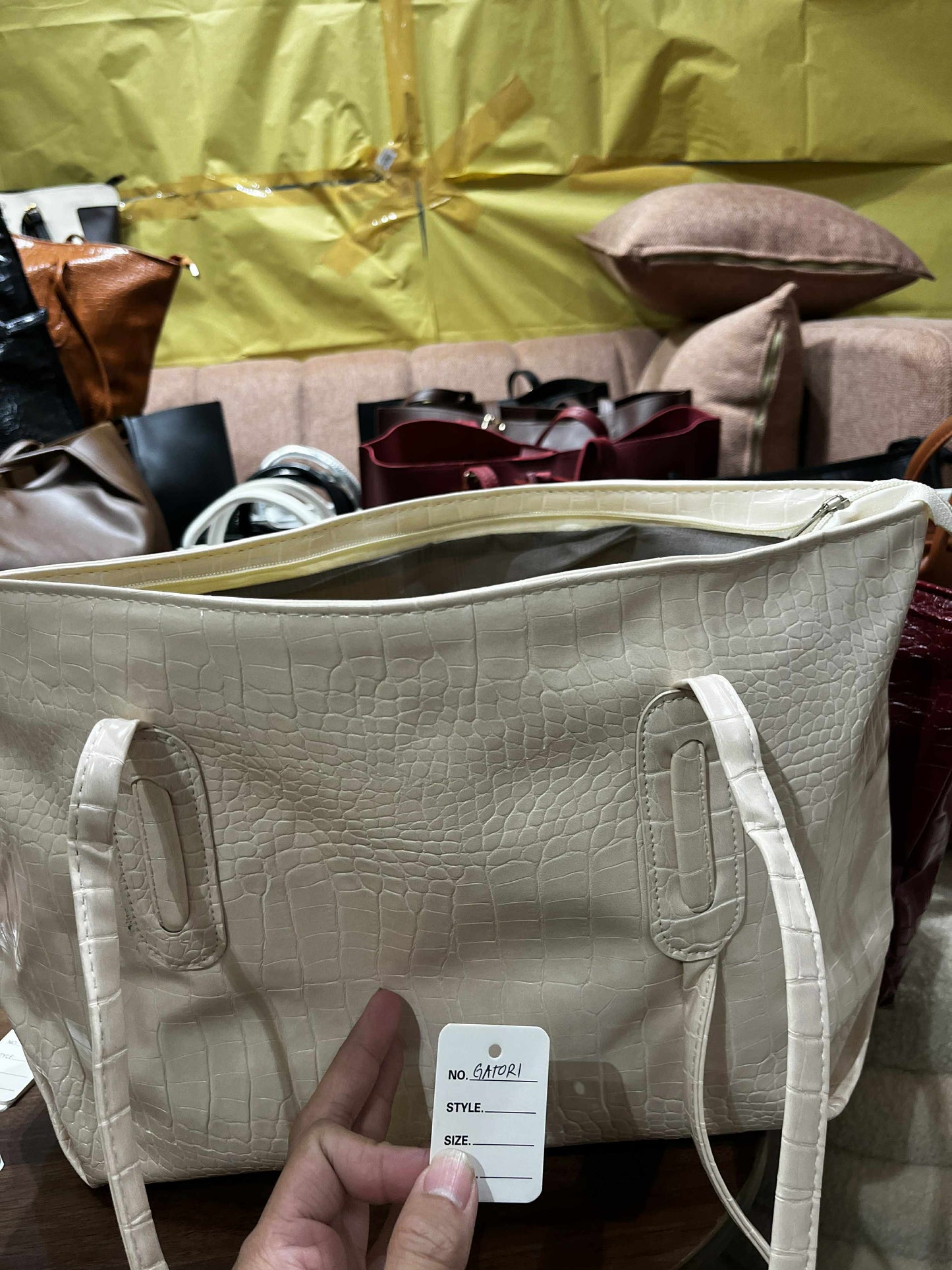 Bag # 27 - SKU Gator1