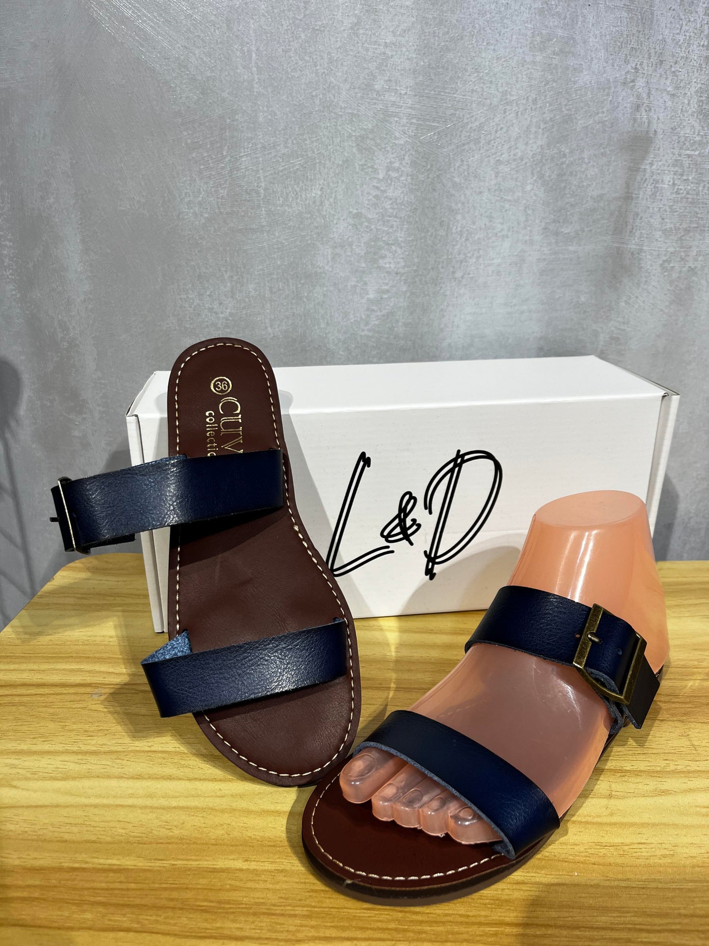 L&D ANN Slides – Luxe Leather Look, All-Day Comfort